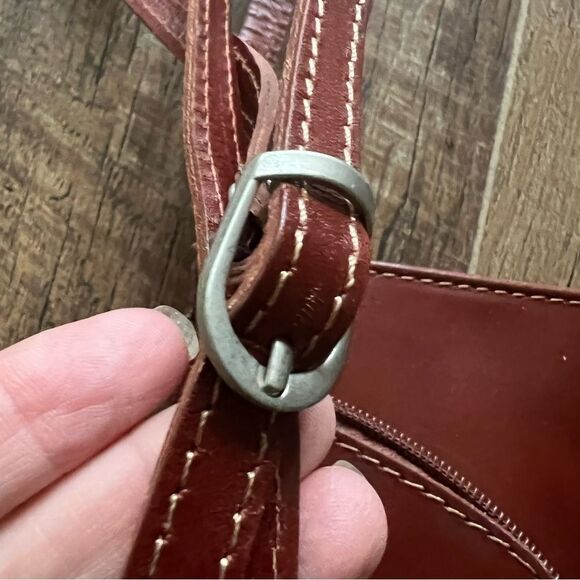 Vera Pelle Italy Small Brown
Leather Zip Front Crossbody
Bag, 7.5" x7.5" - Picture 12 of 16